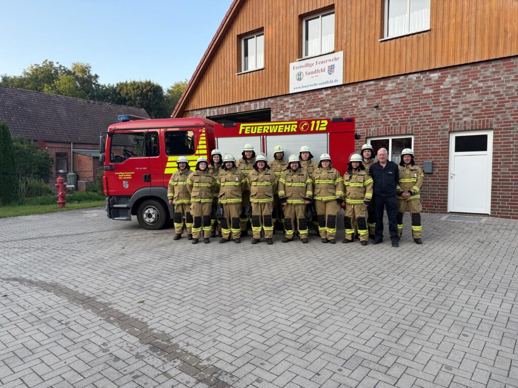 Gruppenbild Freiwillige Feuerwehr Sandfeld - Juli 2025